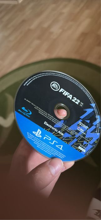 Consolă play station 4 cu două jocuri fifa 22 și fc 26