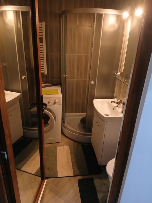 Închiriez garsoniera la Burdea