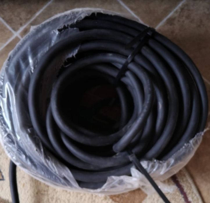 Cablu electric 5 fire ,2 role a 50metri rola.Preț pe rola 650.