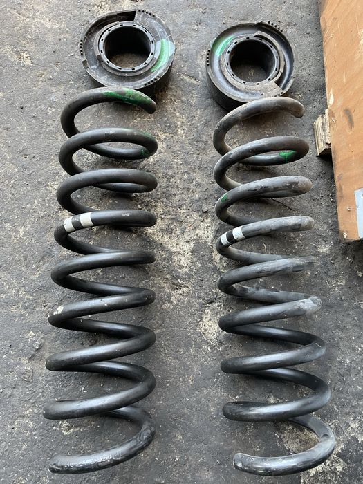 Пружина на мерседес 210 лупарик