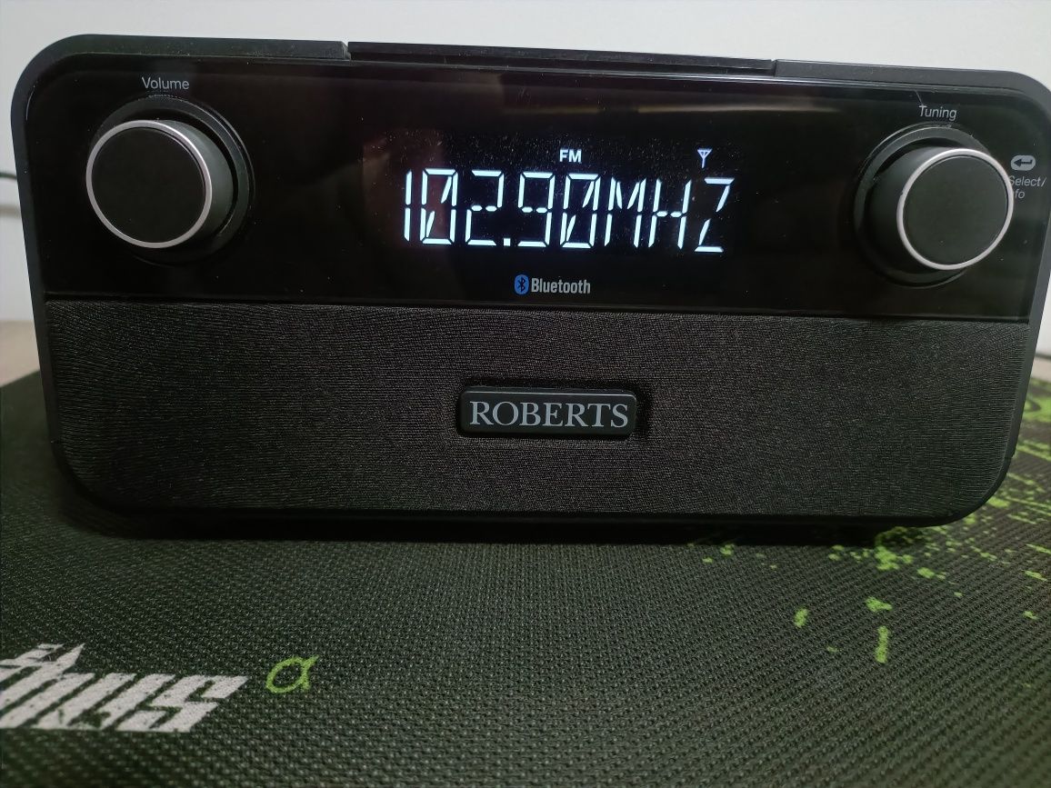 Roberts radio FM, USB, Bluetooth, perfect funcțional