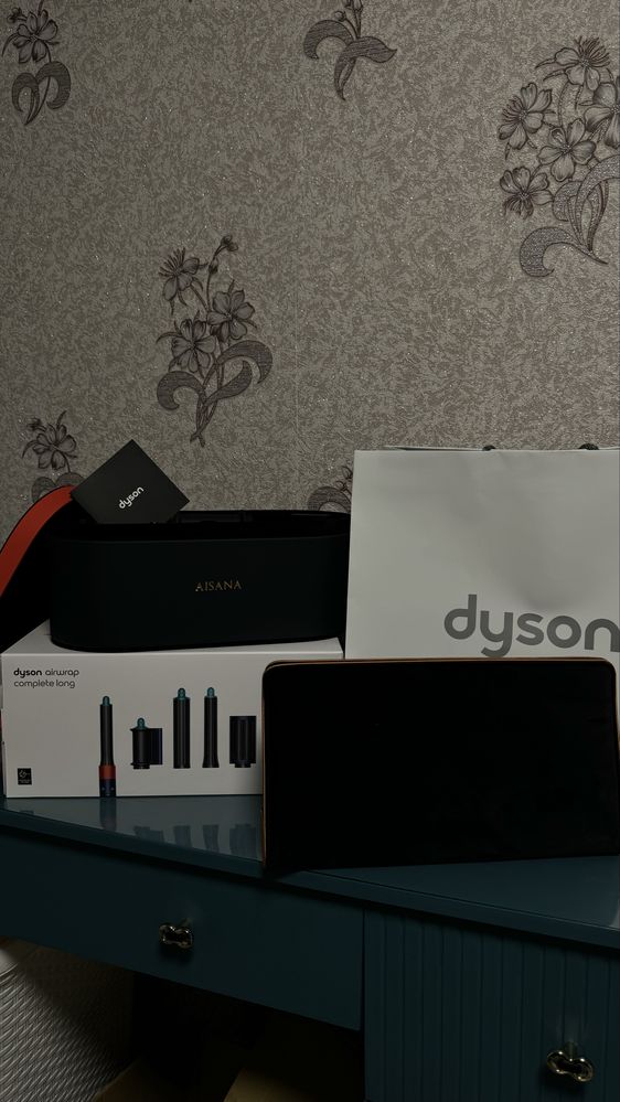 Dyson airwrap оригинал(Корея) есть чек. Лимитированная серия!