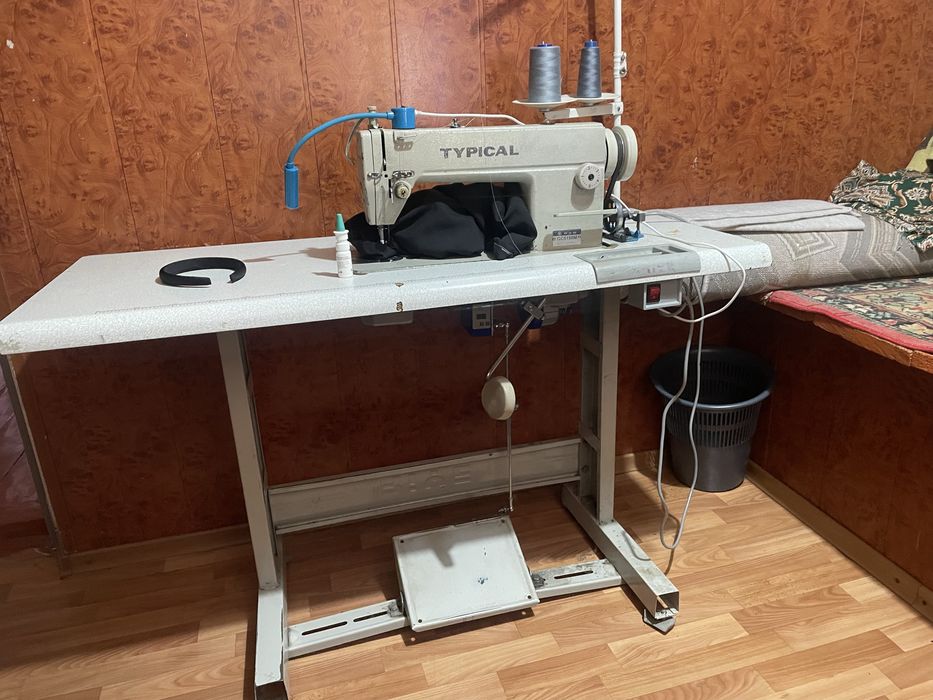 Продается швейная промышленая машинка