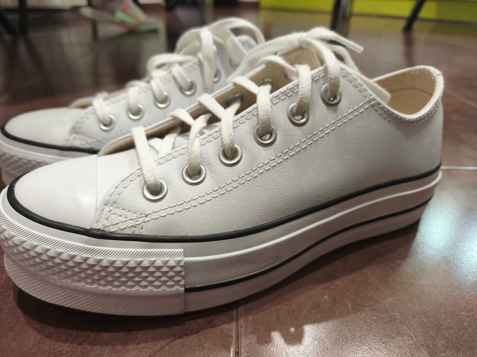 Бели кецове Converse