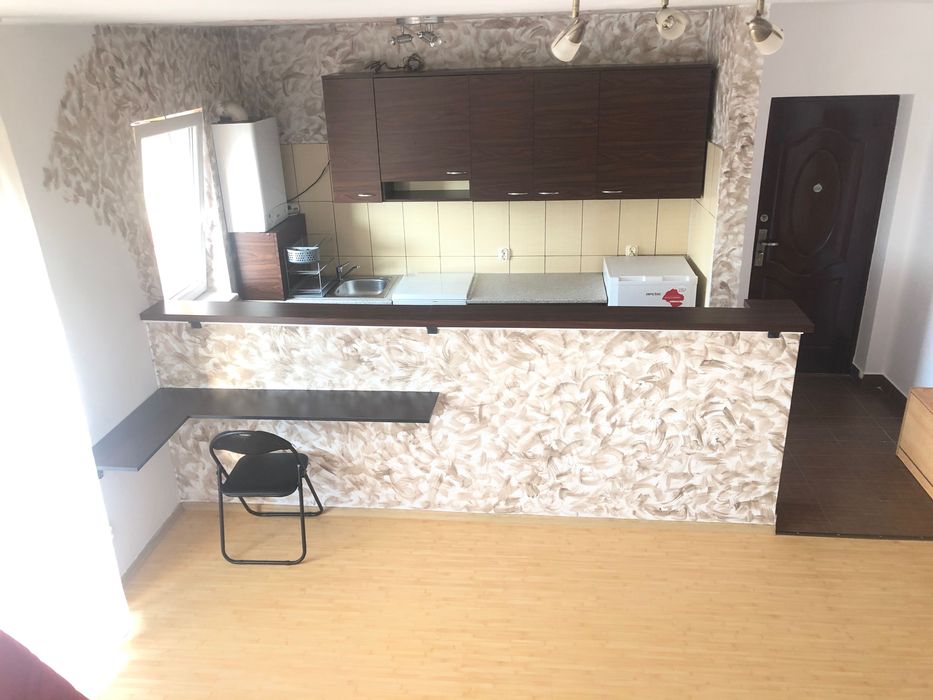 Închiriez apartament 2 camere zona Vivo