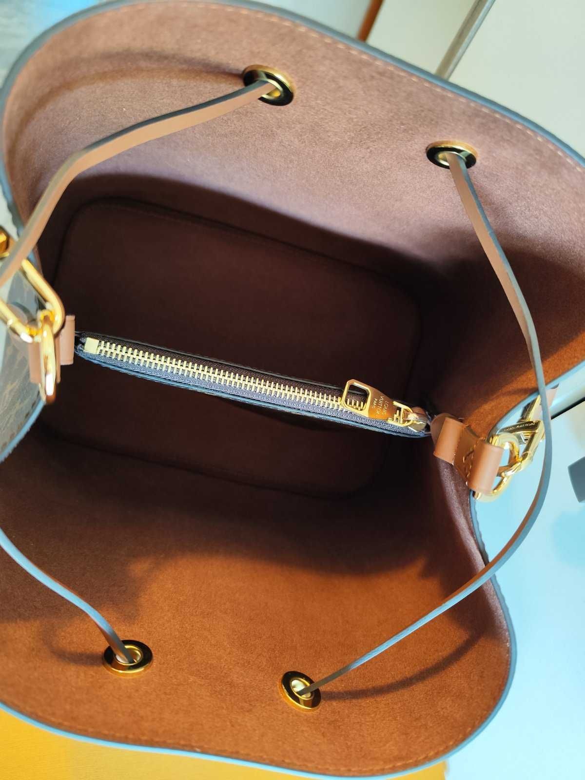 Louis Vuitton NéoNoé MM Дамска Чанта с Подвижна регулируема Презрамка