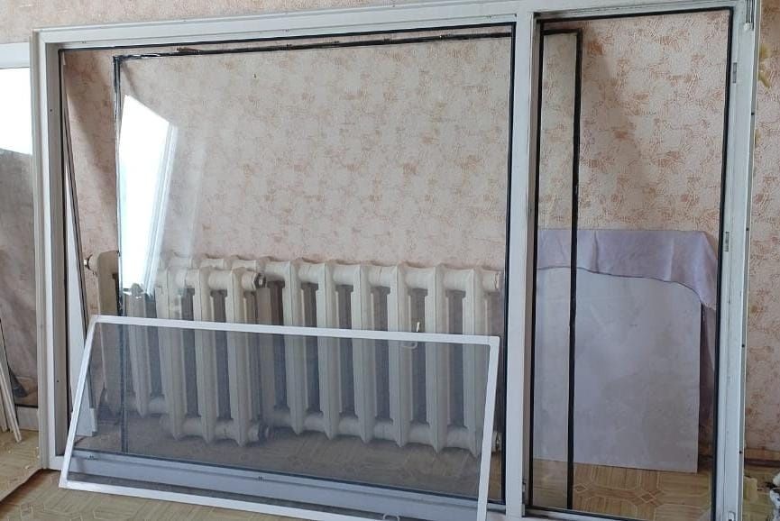 Продам пластиковое ОКНО