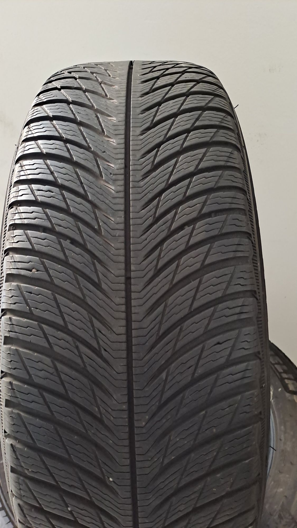 Anvelope iarna 225 60 r18 MICHELIN