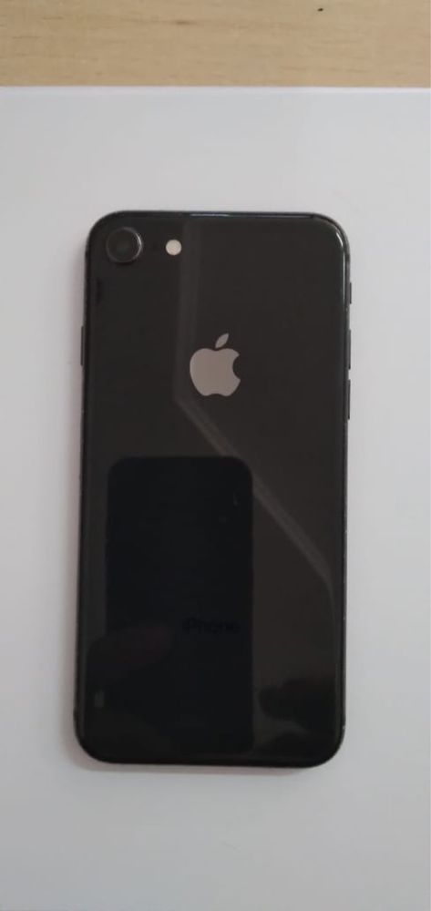 Продаю iPhone 8 64 g 85000