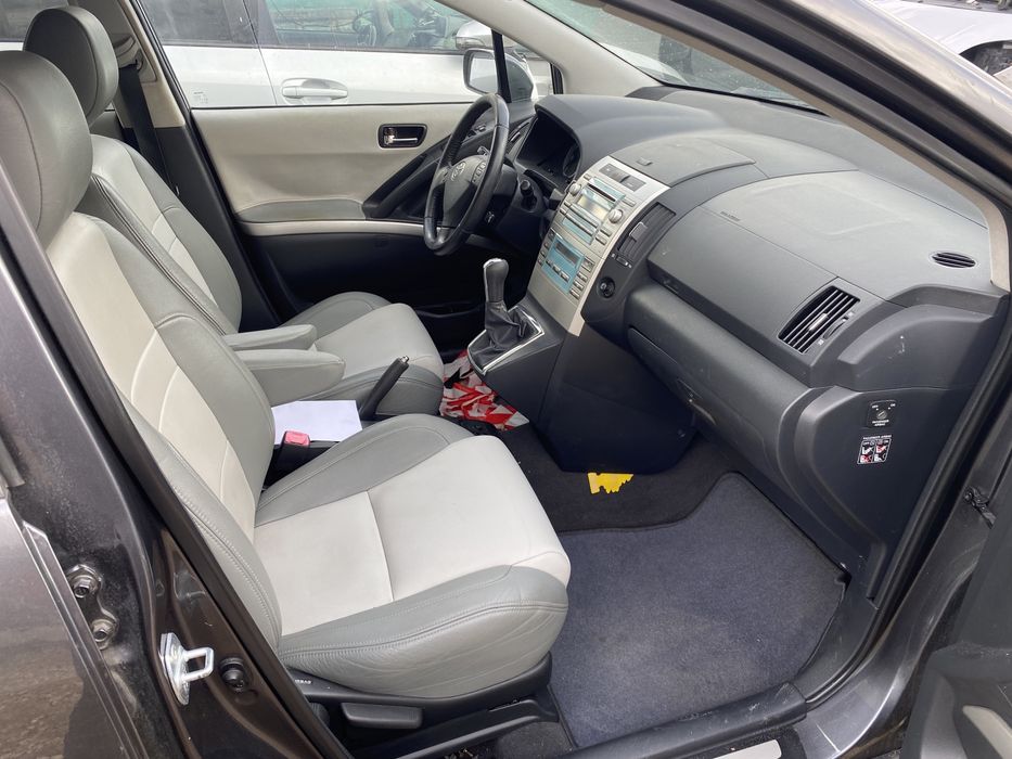 Toyota Corolla Verso Тойота Корола Версо d4d На части!