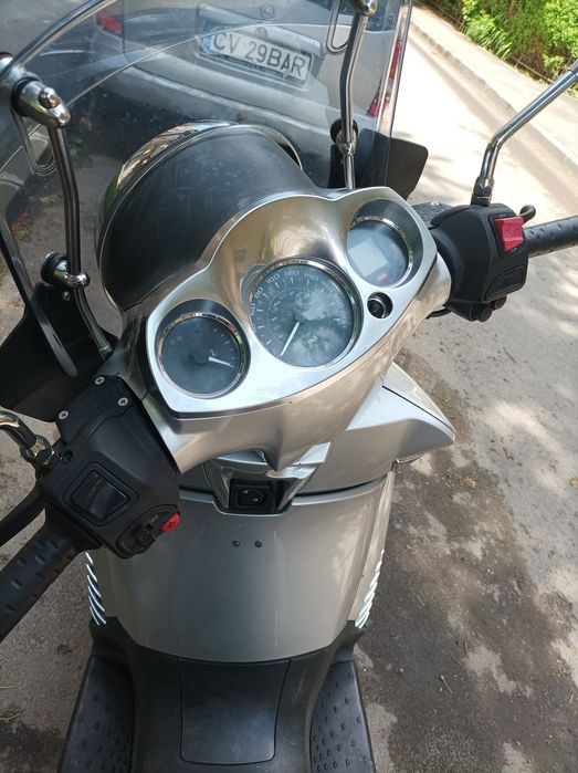 Aprilia scarabeo 500