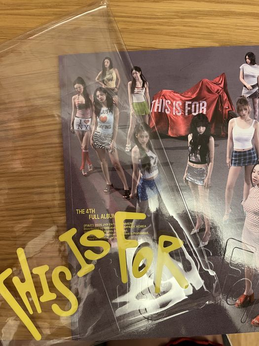 Twice kpop “THIS IS FOR” албум