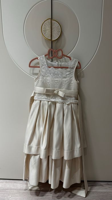 Нарядное платье на девочку