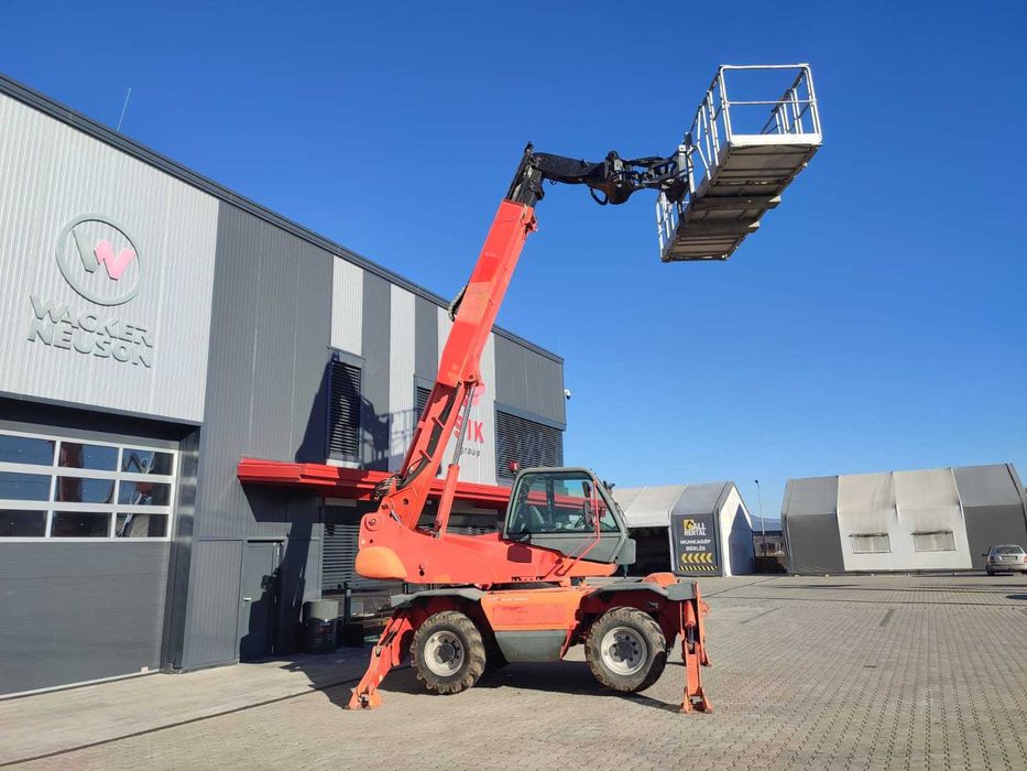 Incarcator telescopic rotativ Manitou MRT1635 cu cos nacela hidraulica