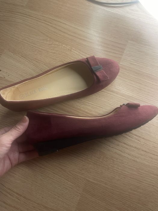 Продам балетки жанские