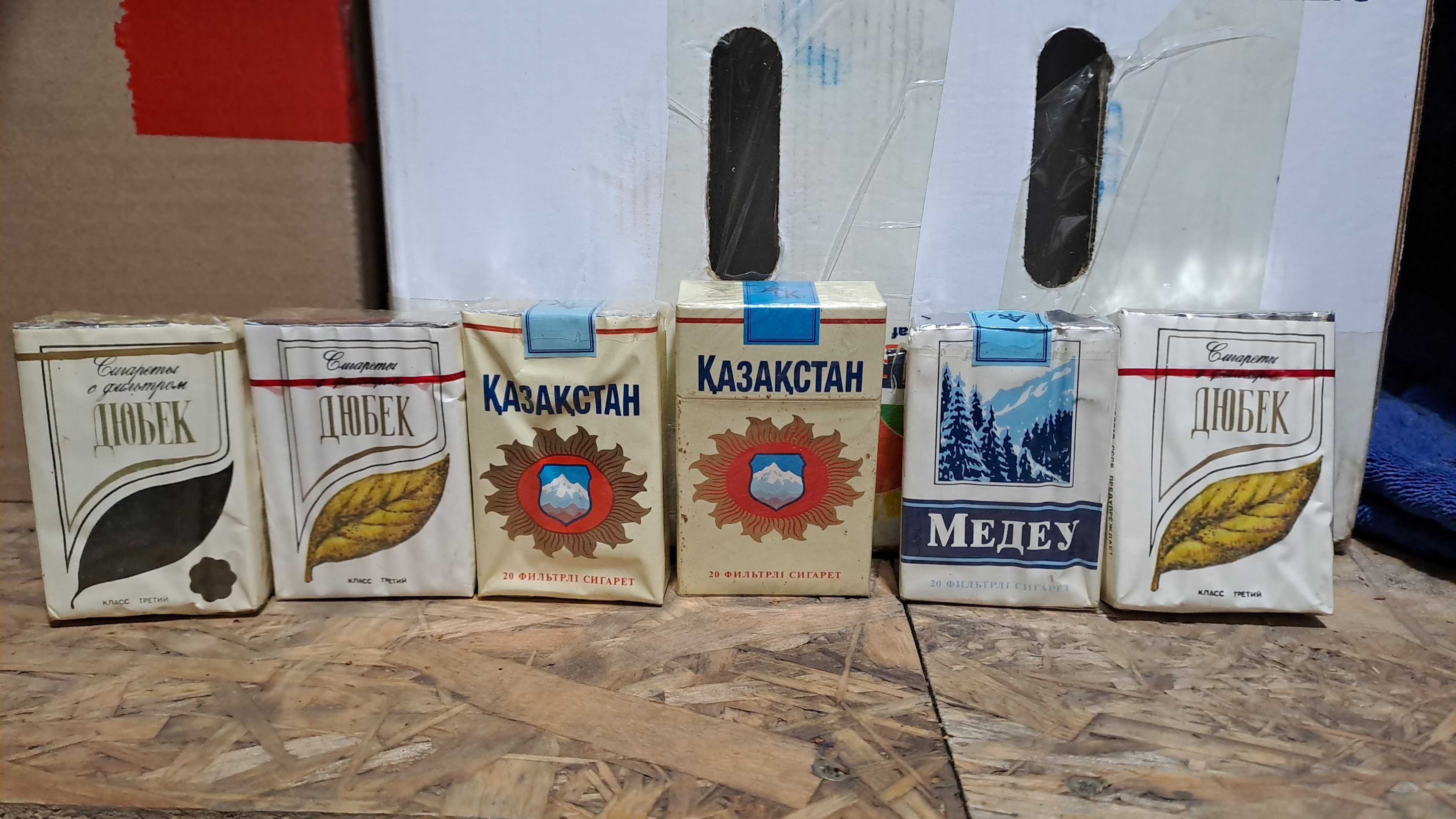 Продам колеекцию пачек