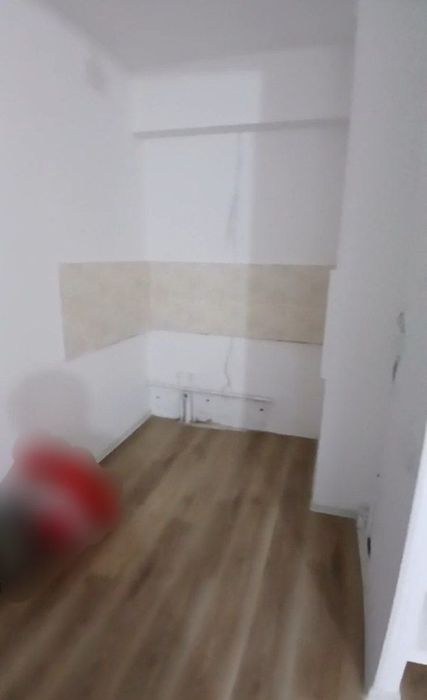 Navastroyka sotiladi 2xona 3qlingan 6etaj sorklet olmos metro taraf