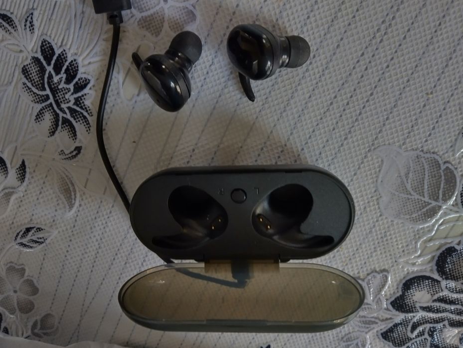 Блутут хендсфрее слушалки