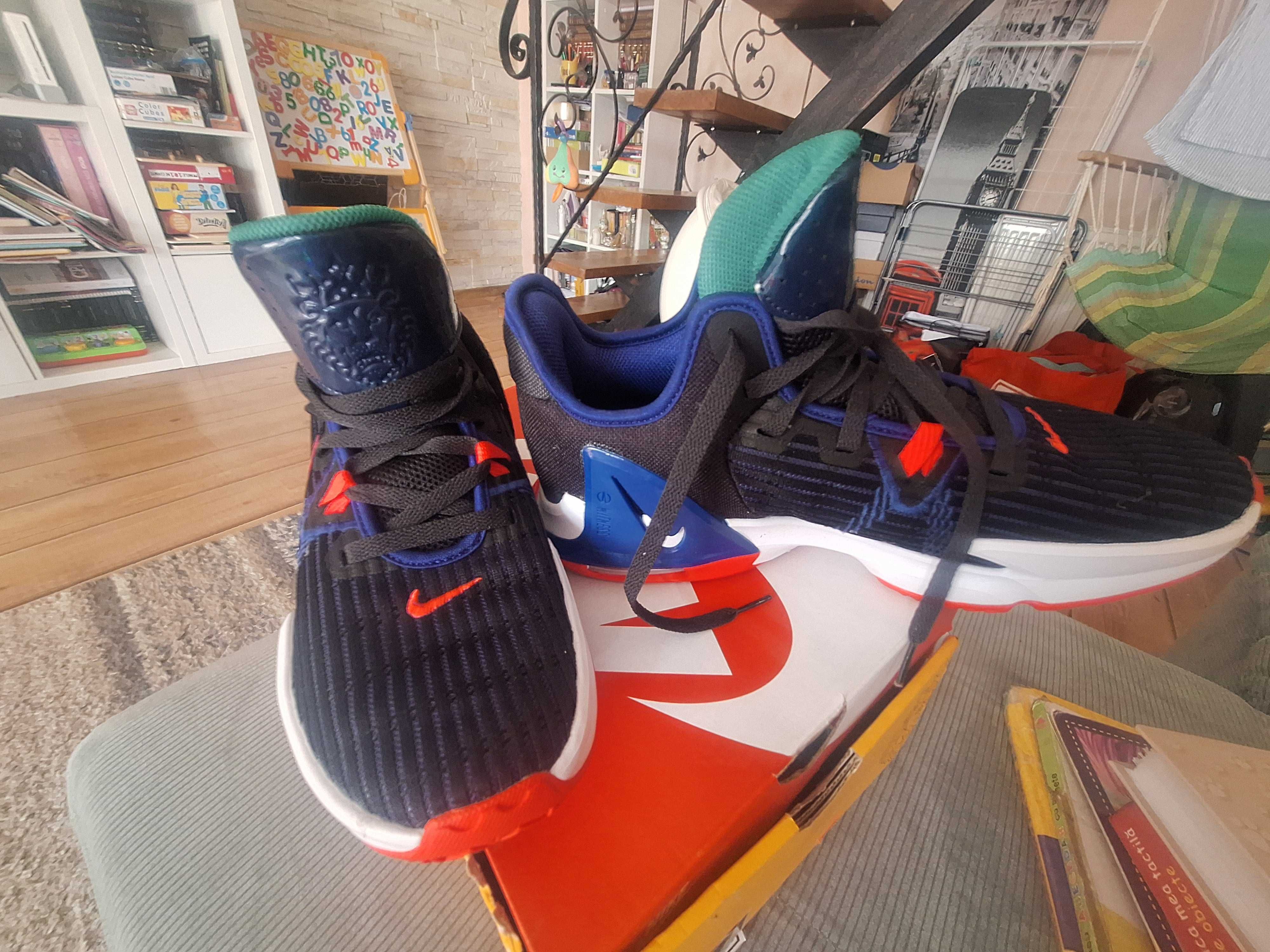 Nike baschet  Lebron Witness VI noi nepurtati 44.5 300 ron