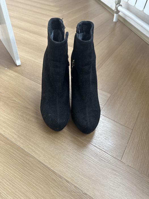 Продам замшевые сапоги в отличном состоянии