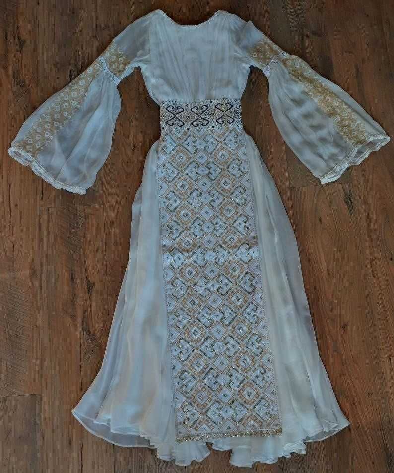 Rochie de mireasa traditionala