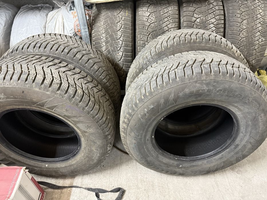 Продам зимний шипованные шины