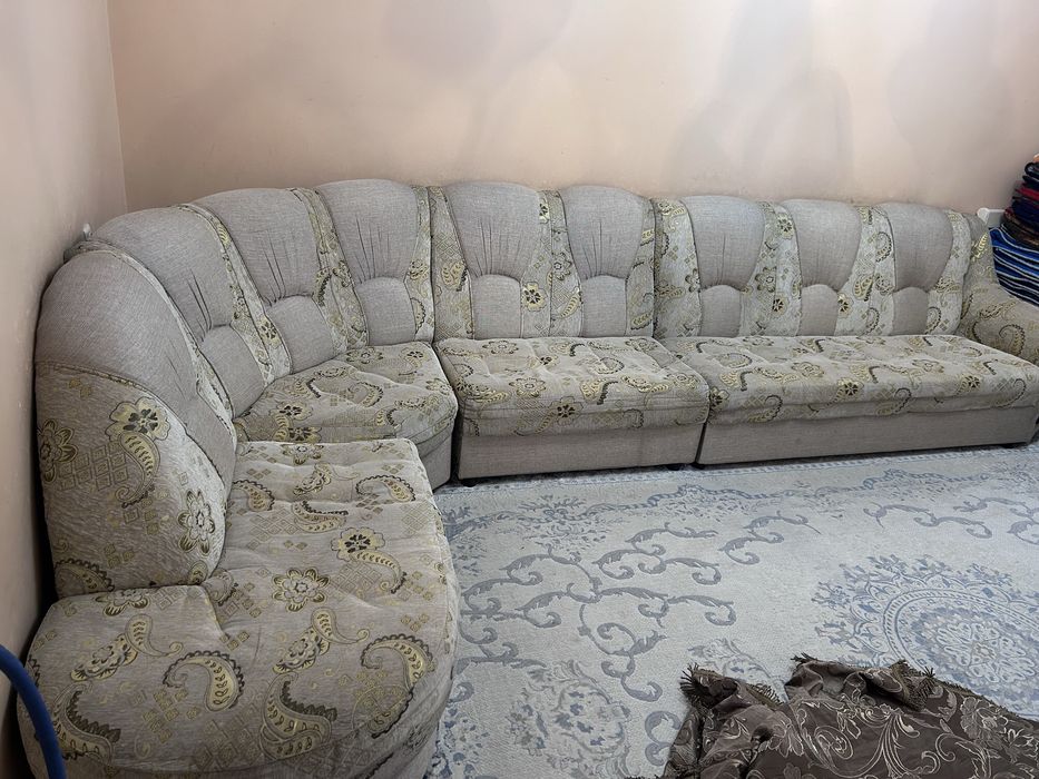 Диван угловой ,мягкая мебель