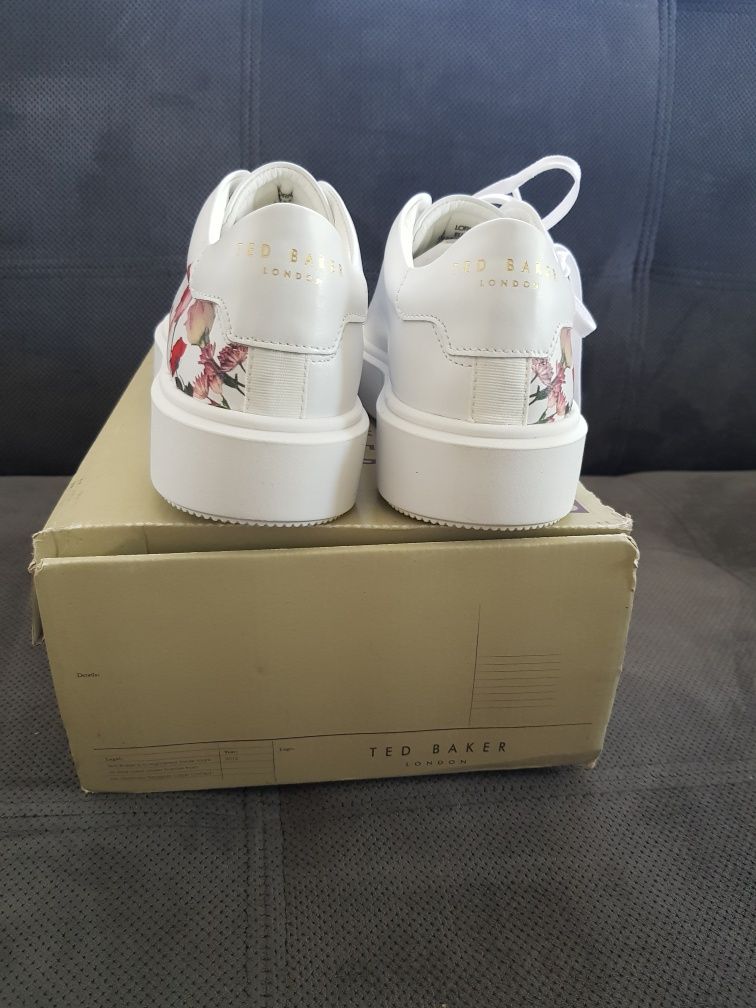 Vand adidasi piele ted baker,marimea 37 ,noi