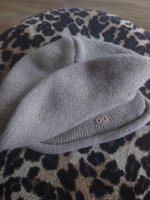 Мягкий уютный женский берет