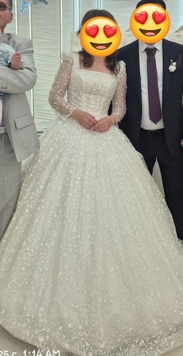 Той көйлегі сатылады