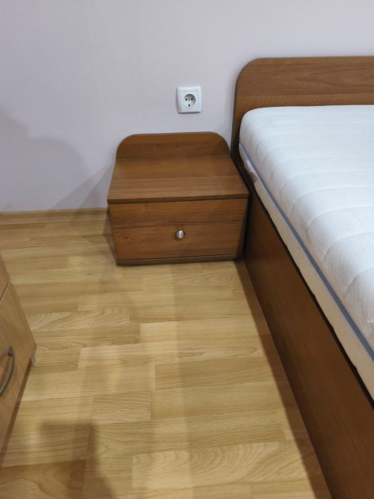 Продавам Спалня 160/200 и нощни шкафчета  София