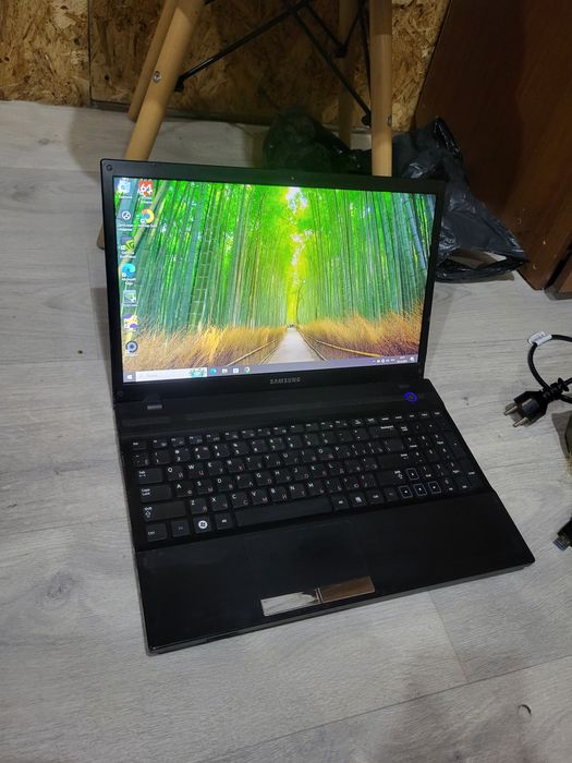 Ноутбук Samsung np300