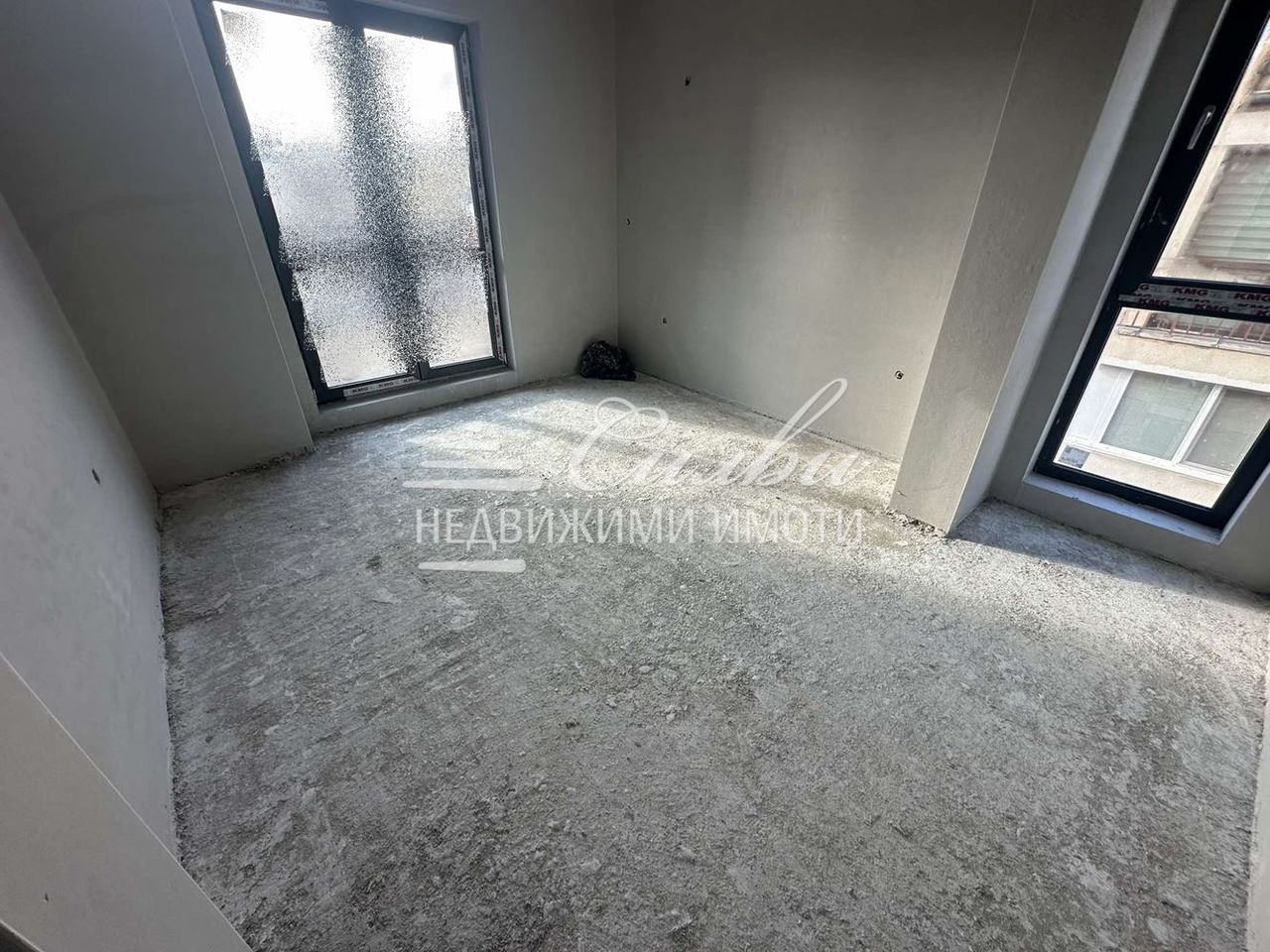 Продава се Тристаен апартамент в Търговище, Център - 120 кв.м за 1186 €/кв.м - Снимка #3