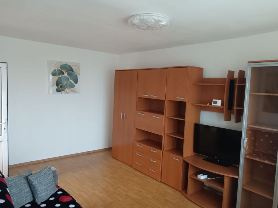 Inchiriez apartament cu 2 camere