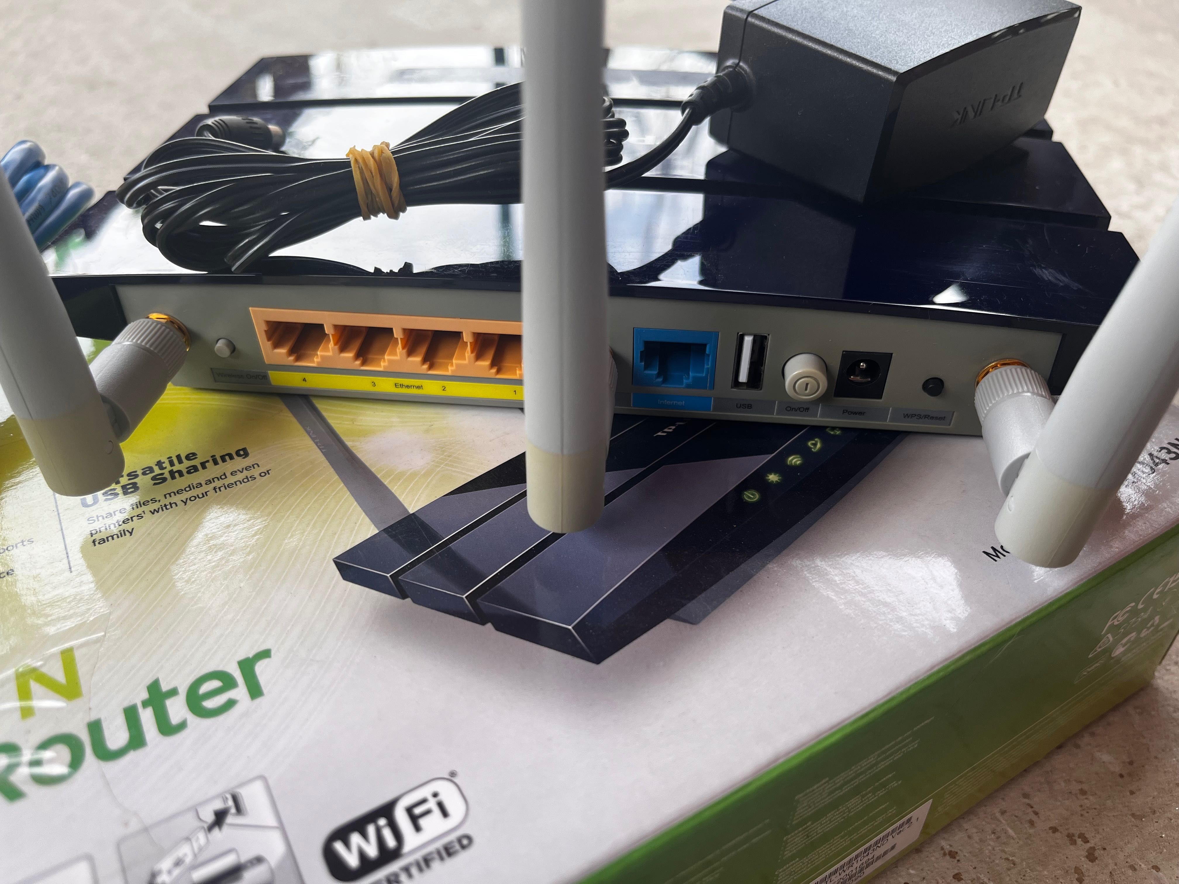Router wireless TP Link TL-WR1043ND
