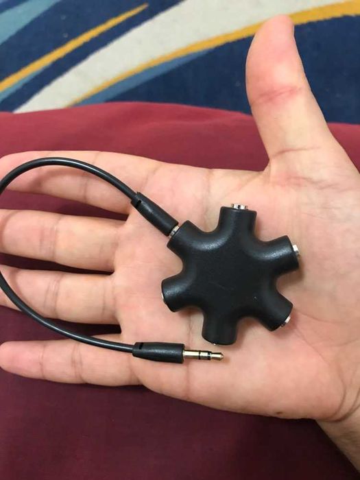 Splitter audio 1 intrare pe 5 iesiri, 3,5 mm (diferite culori)