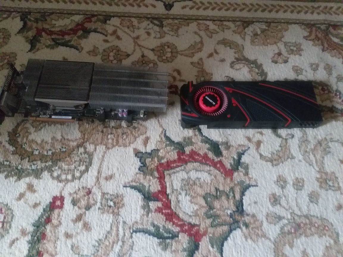R9 290 4 g gddr5  с полосами.