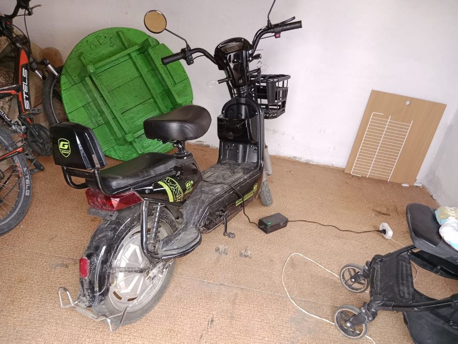 Продам скутер почти новый