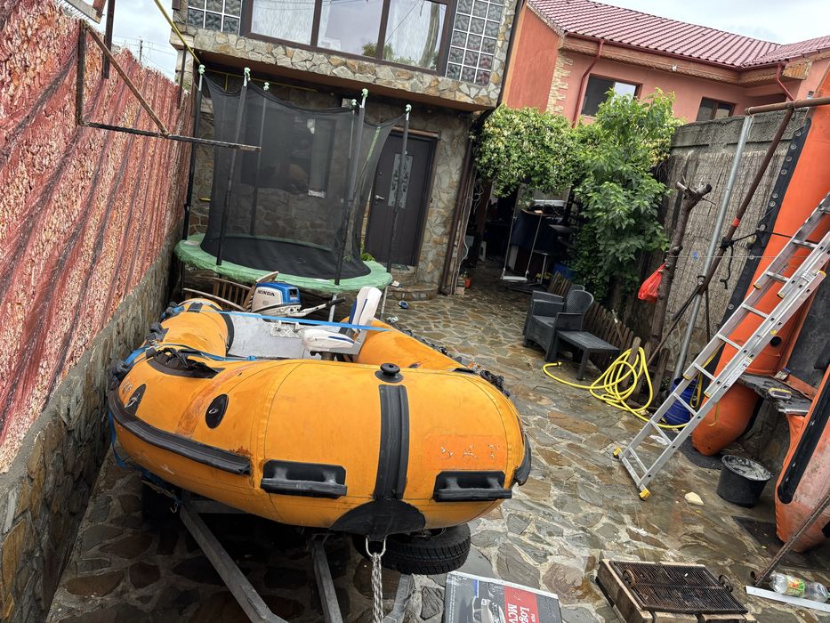 Barca RIB 4,60m +motor 7,5 cp 4 timpi