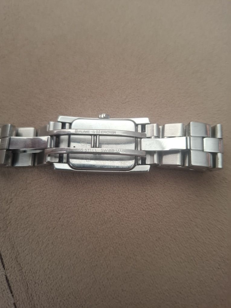 Дамски часовник BAUME & MERCIER