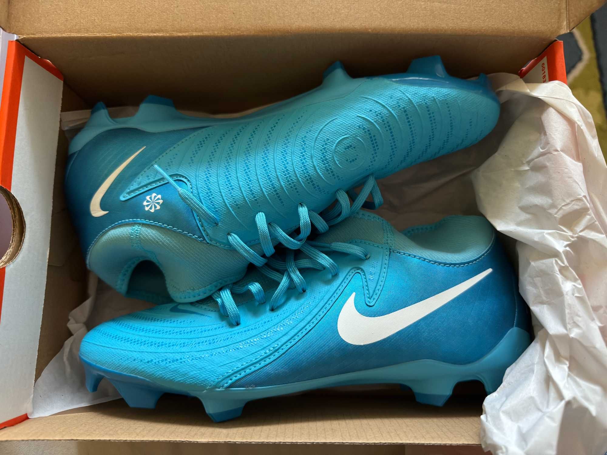 Бутонки за трева Nike