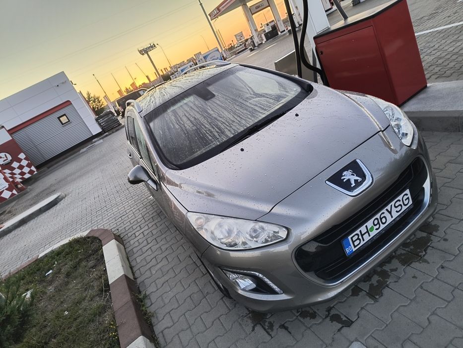 Peugeot 308 SW 2012