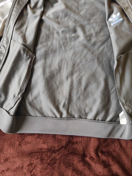 Горнище на adidas три ленти купено от jd