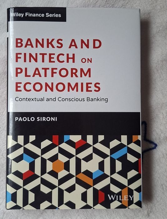 Banks and Fintech on Platform Economies