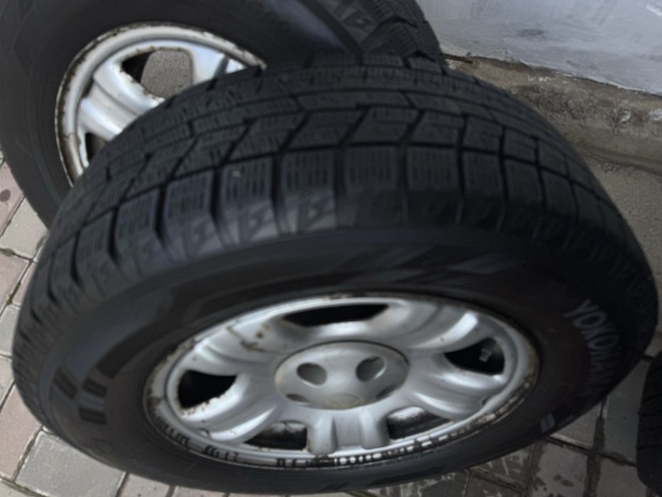Продам копмплект шин Yokohama с дисками