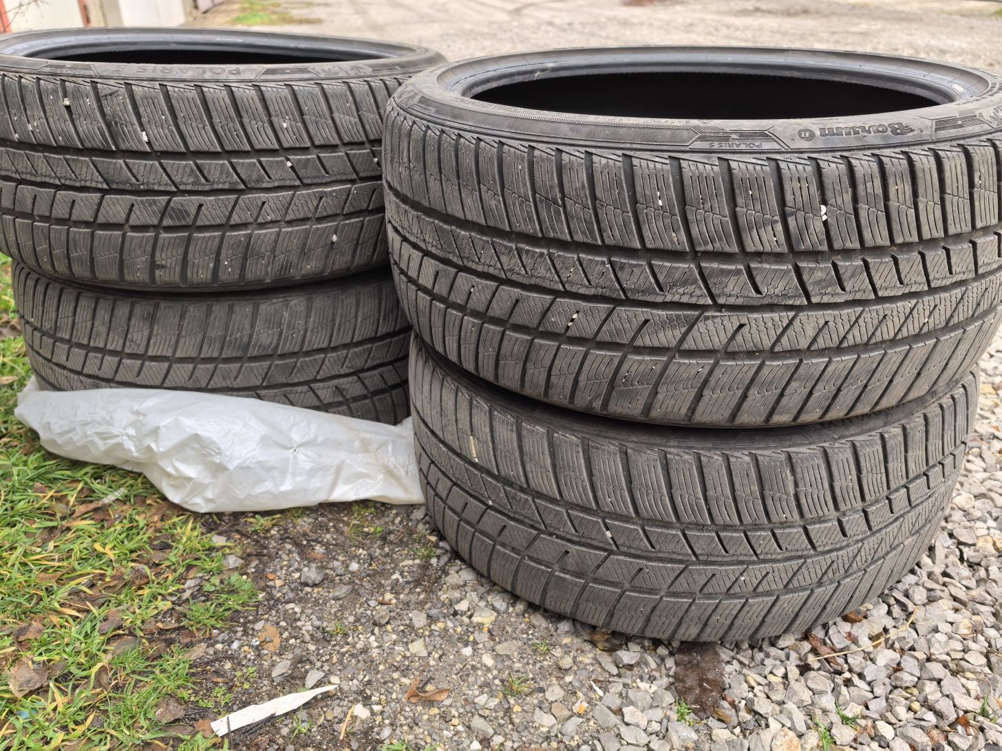 235/40 R19 - 4 броя гуми M+S. Barum Polaris 5