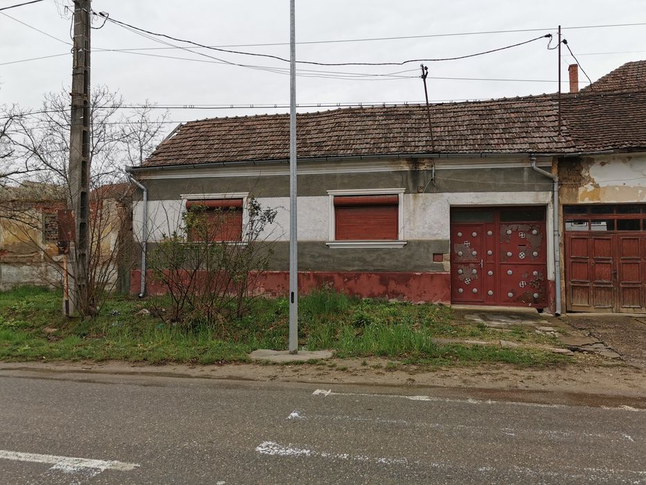 Vand casa in Tinca, vis a vis de băi, str. A. Iancu