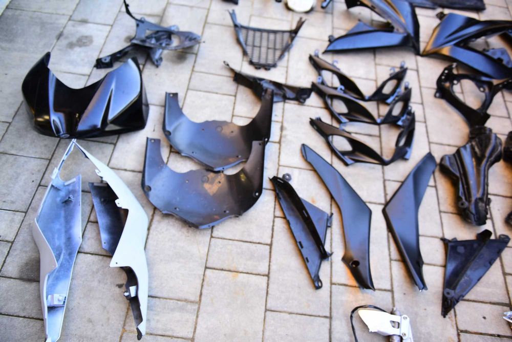 Suzuki GSXR 1000 K7 K8 2007 2008 carene codita scarite  far