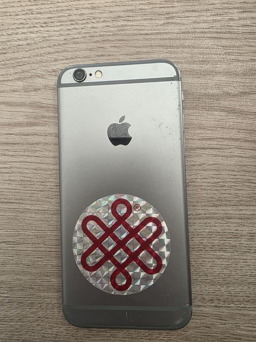 Телефон Apple Iphone 6