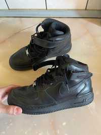 vand Af1 mid black